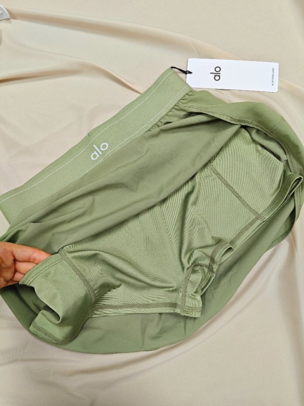 NWT ALO Yoga Match Point Tennis Skirt Dune Grass Built-In Shorts 😍❤ - Picture 3 of 7